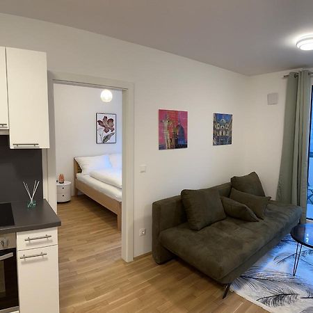 Amazing City Center Apartment Wina Bagian luar foto