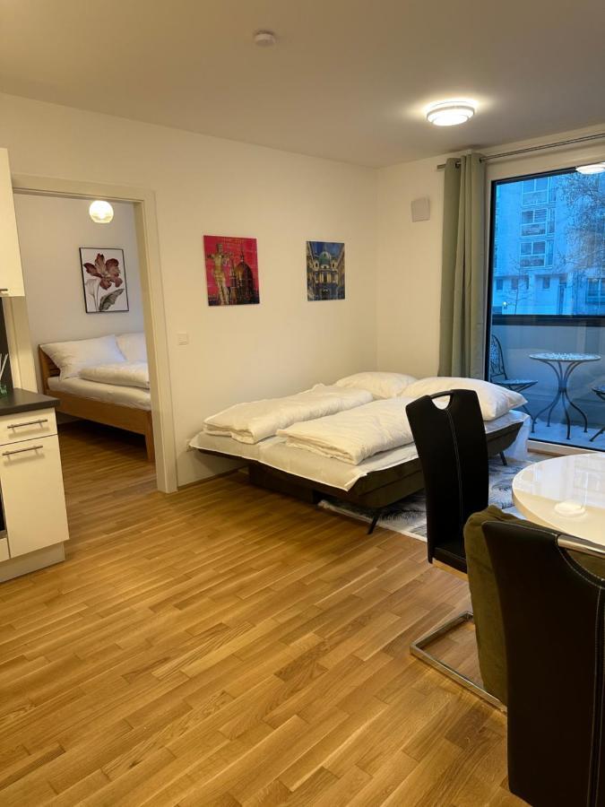 Amazing City Center Apartment Wina Bagian luar foto